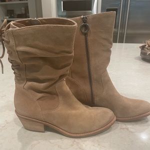 Soffft Sharnell Lace-up Boots. Size 7.